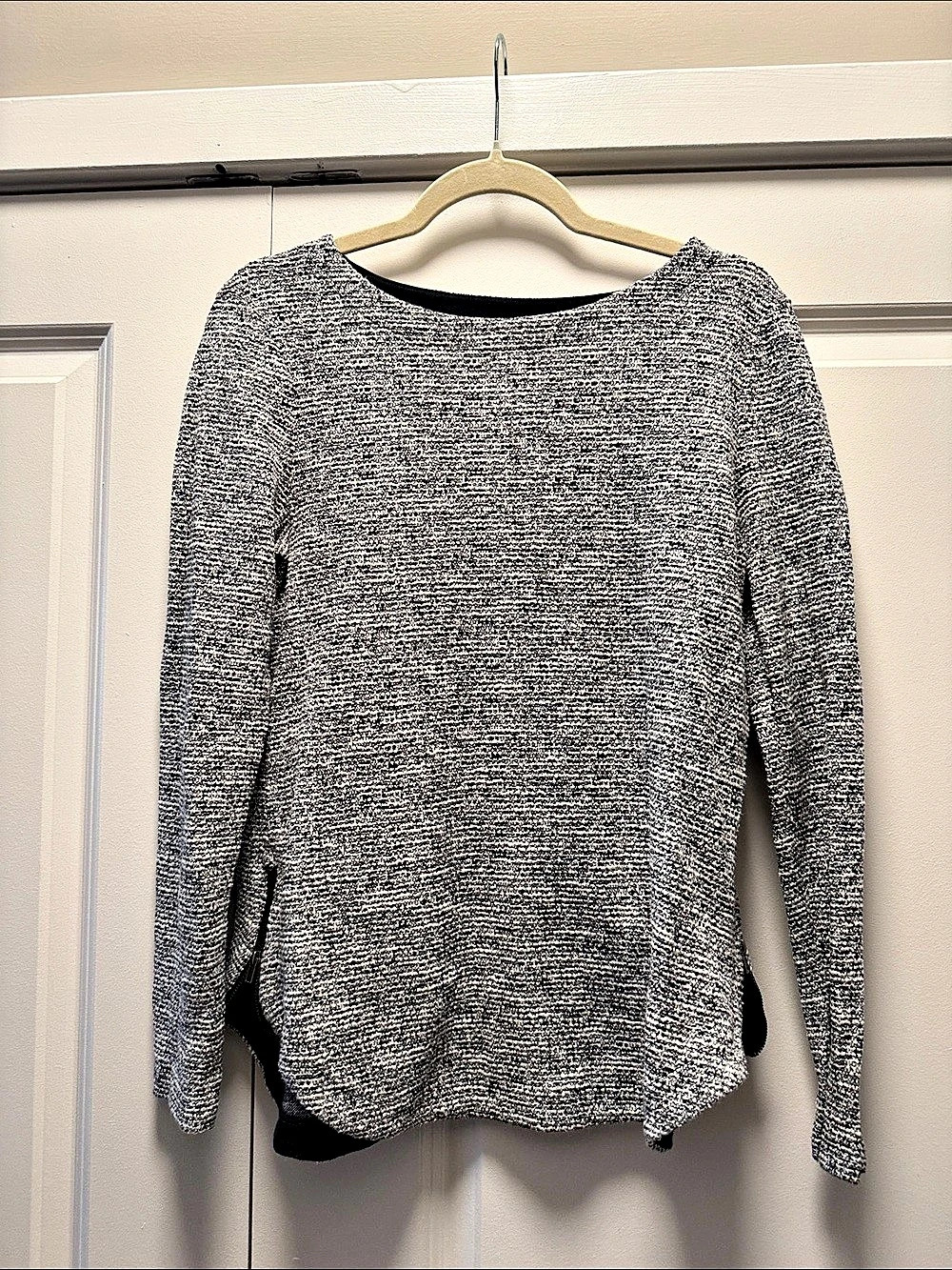 Croft & Barrow Women's gray Sweater Size Medium